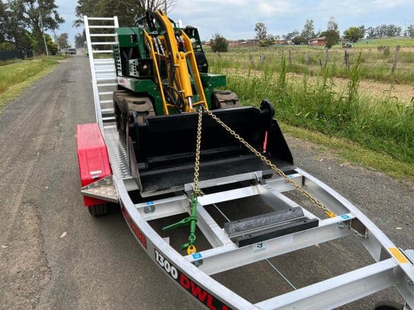 Dingo DT725 Mini Skid Steer Loader For Hire - Image 11